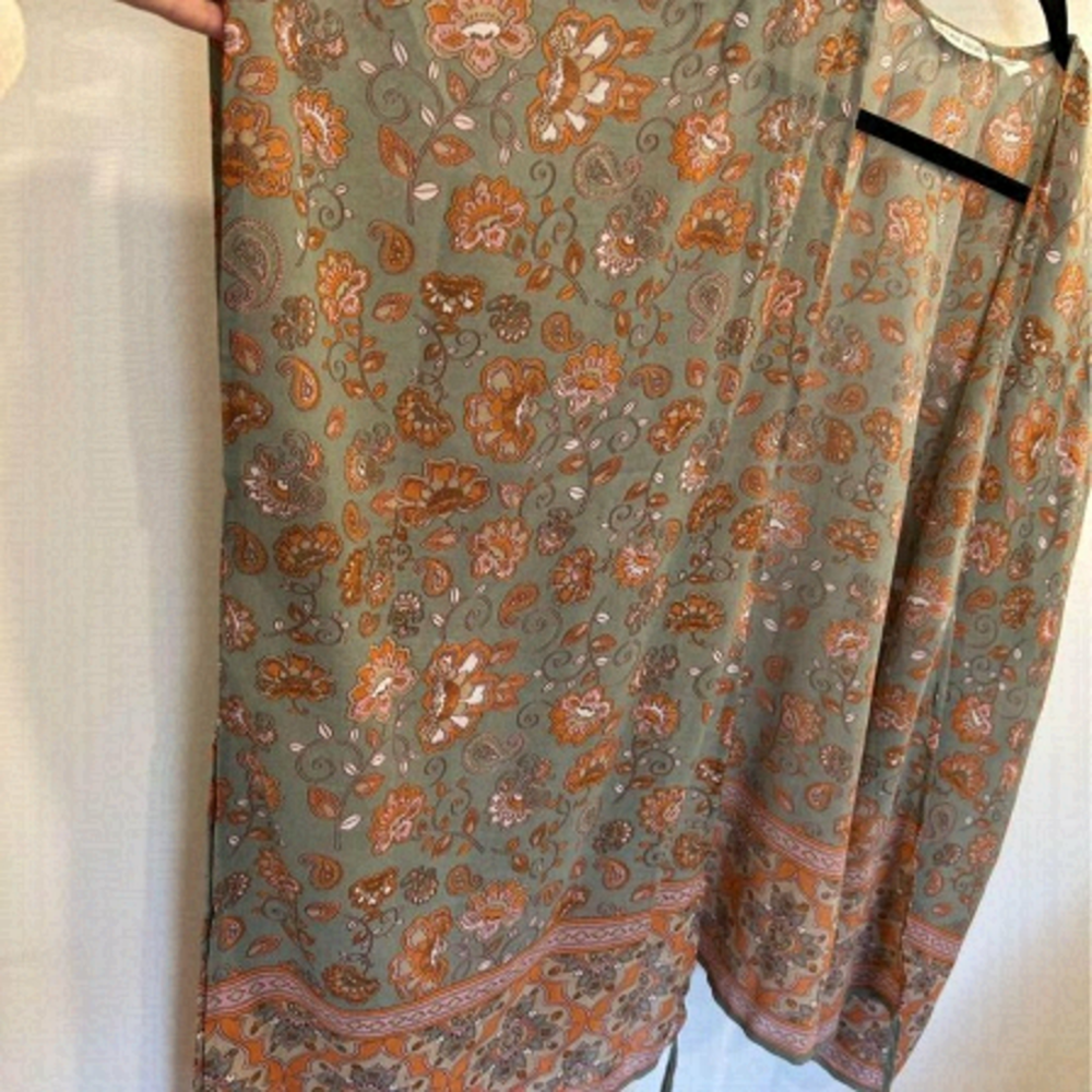 Woman’s swimsuit cover (kaftan). Lightweight. Size medium. Gorgeous design/colou